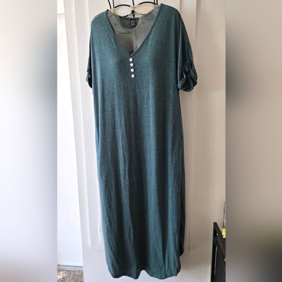 SHEIN Dresses & Skirts - *3/$20 SHEIN Green Cuffed Sleeve V-Neck Maxi Dress NWOT Materity